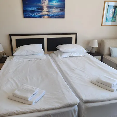 Апартаменти Studio-golden Sands Sea View-berlin Golden Варна